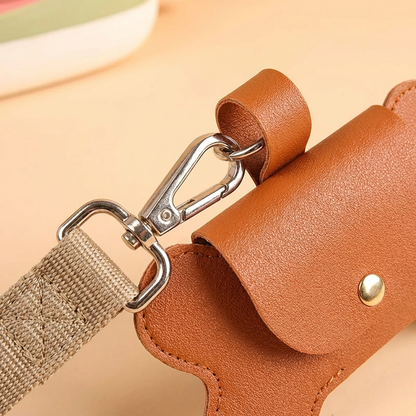TruePet Premium Kotbeutelspender | PU-Leder mit Leinenclip
