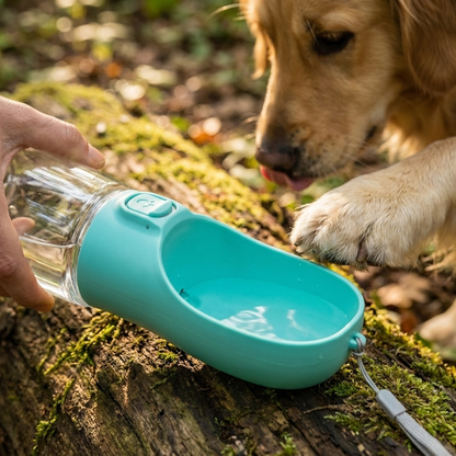 TruePet Trinkflasche Hund Unterwegs — faltbarer Napf